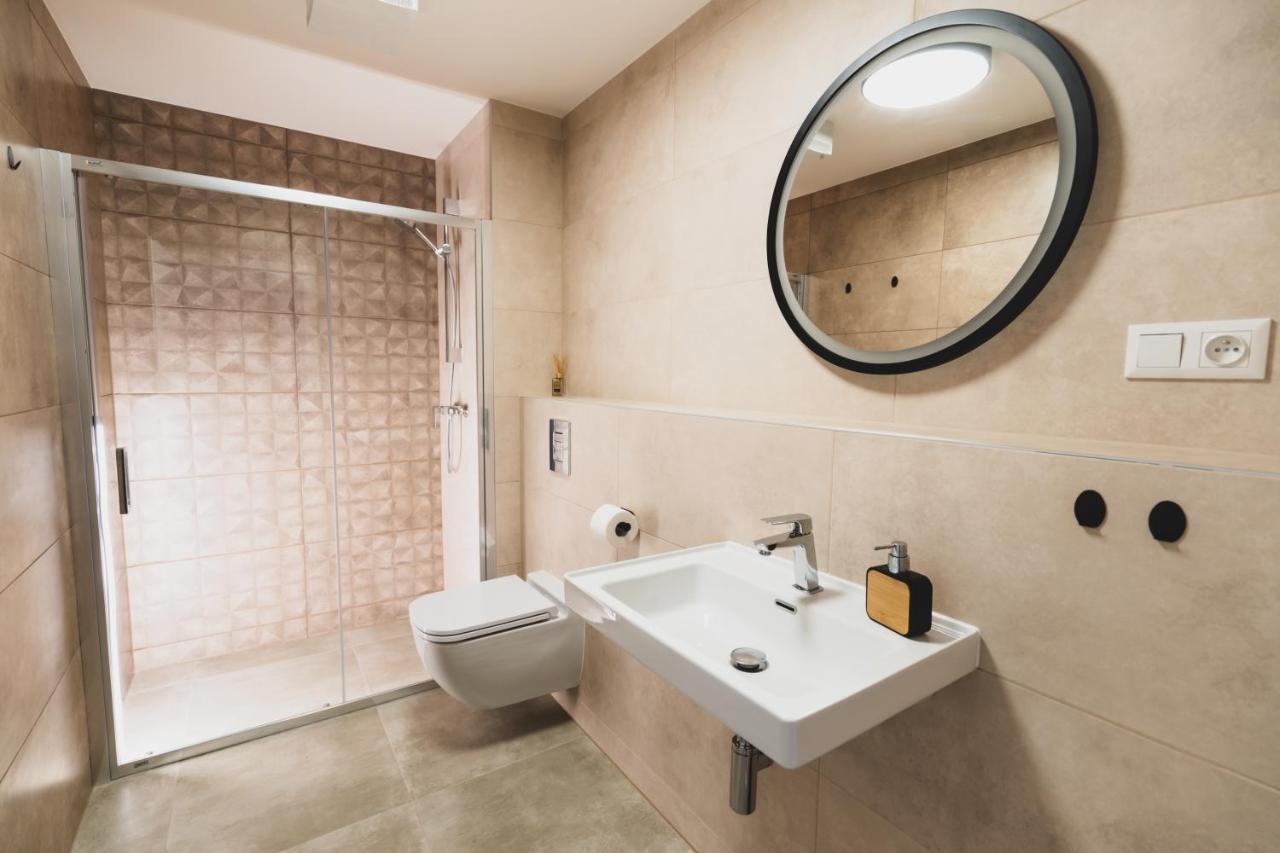 Family Apartment Kubinska Hola Dolny Kubin Ngoại thất bức ảnh